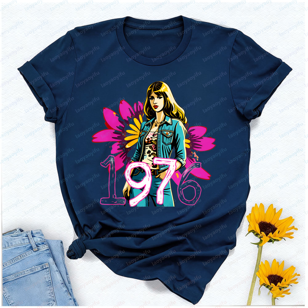 1976 Retro Groovy Girl T-Shirt - Women'S Fashion Of The 70S recension och pris