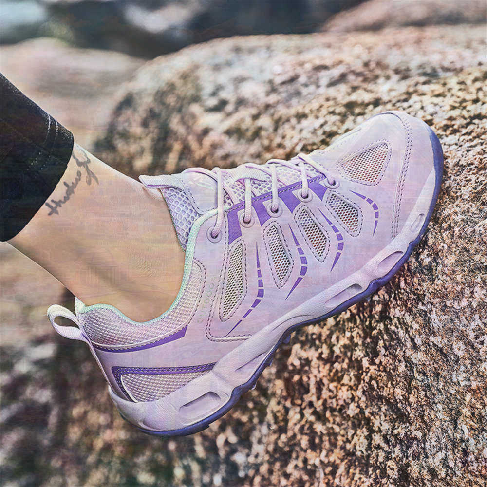 Sumer Round Tip Silver Sneaker - Women Fashion Over 50 recension och pris